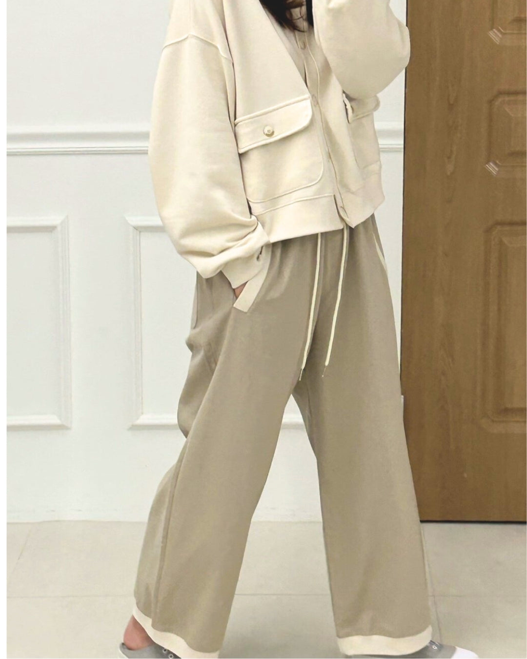 Relaxed Two-Tone Wide-Leg Pants
