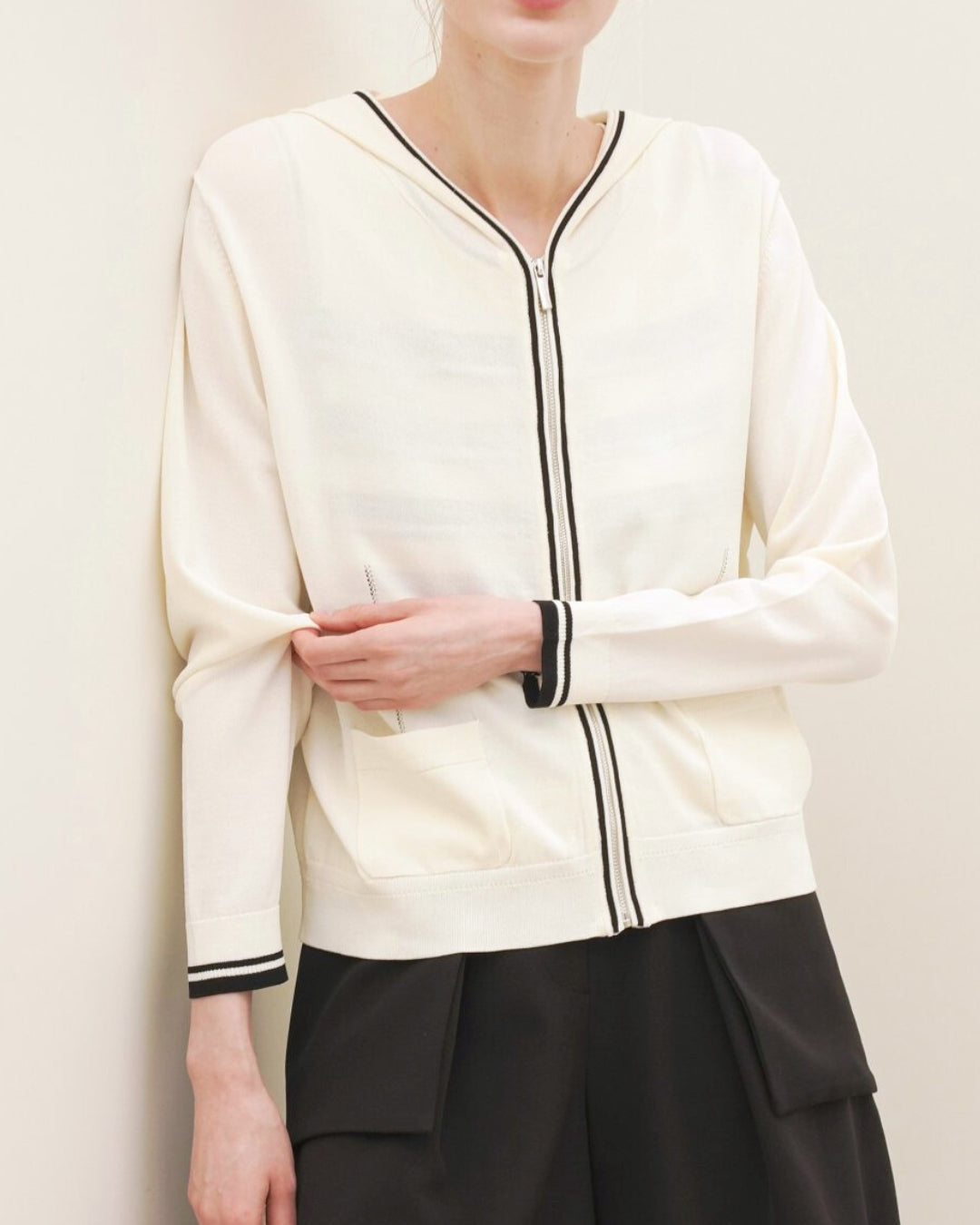 Contrast Trim Zip-Up Cardigan